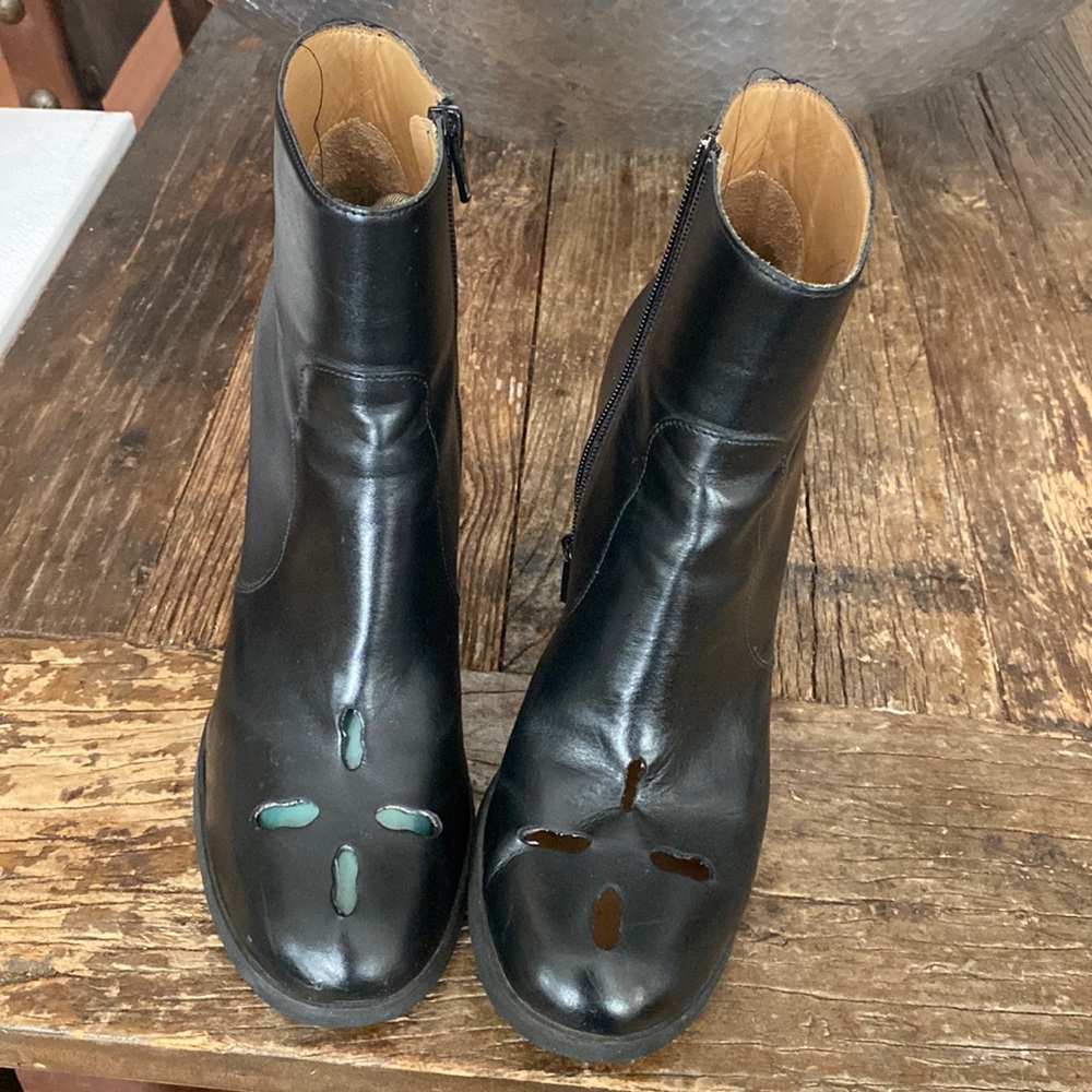 MM6 Maison Martin Margiela Black Leather Ankle Boots with Cutout Detail